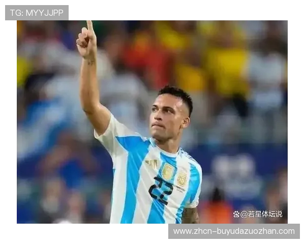 国米球迷客场高歌劳塔罗，阿根廷国旗飘扬看台